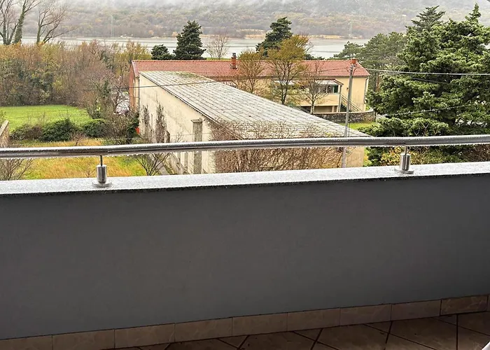 1 Bedroom Cozy In Appartement *